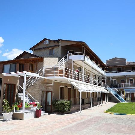 Dolce Italia Residence Radhimë Екстериор снимка