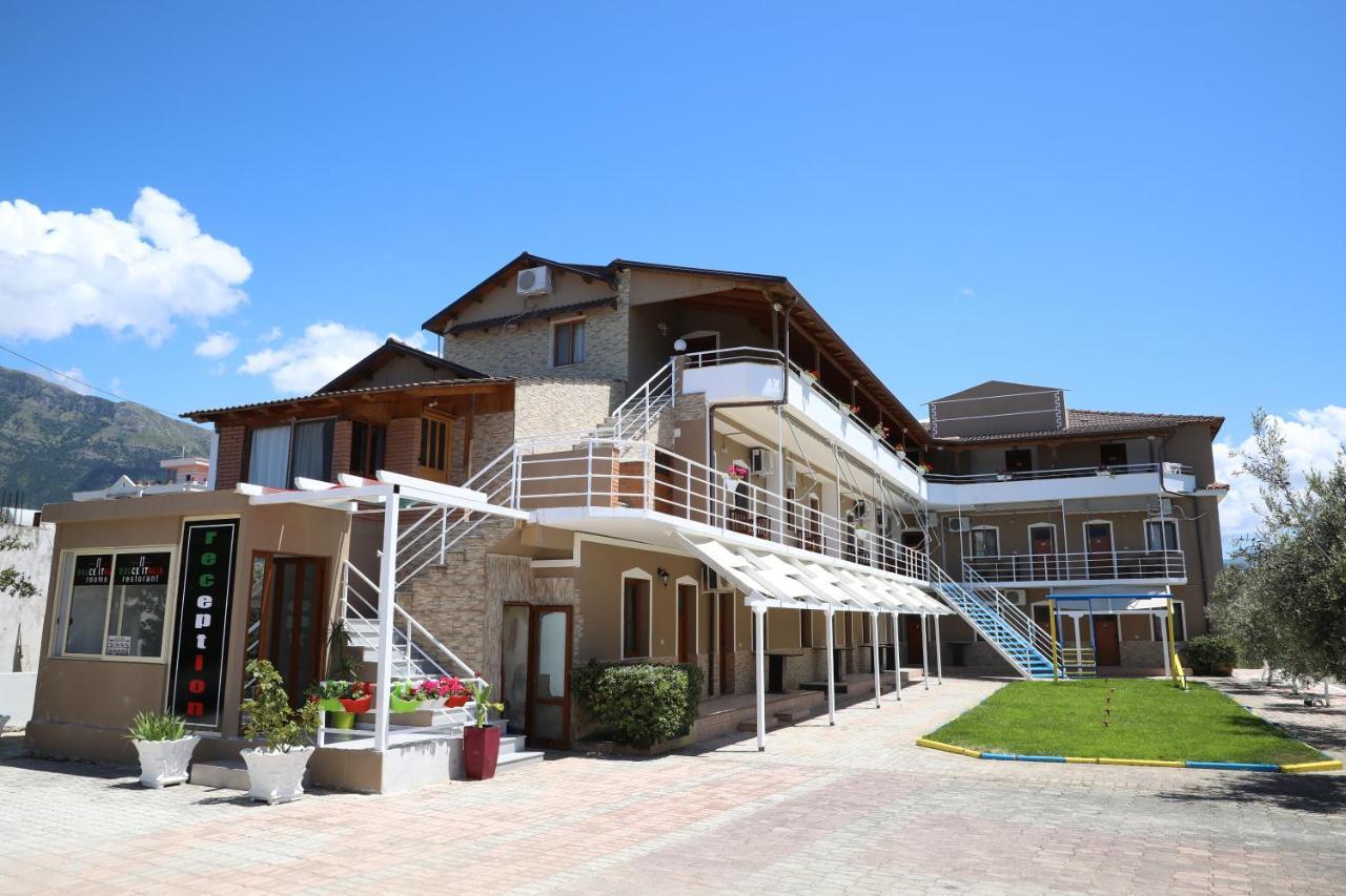 Dolce Italia Residence Radhimë Екстериор снимка