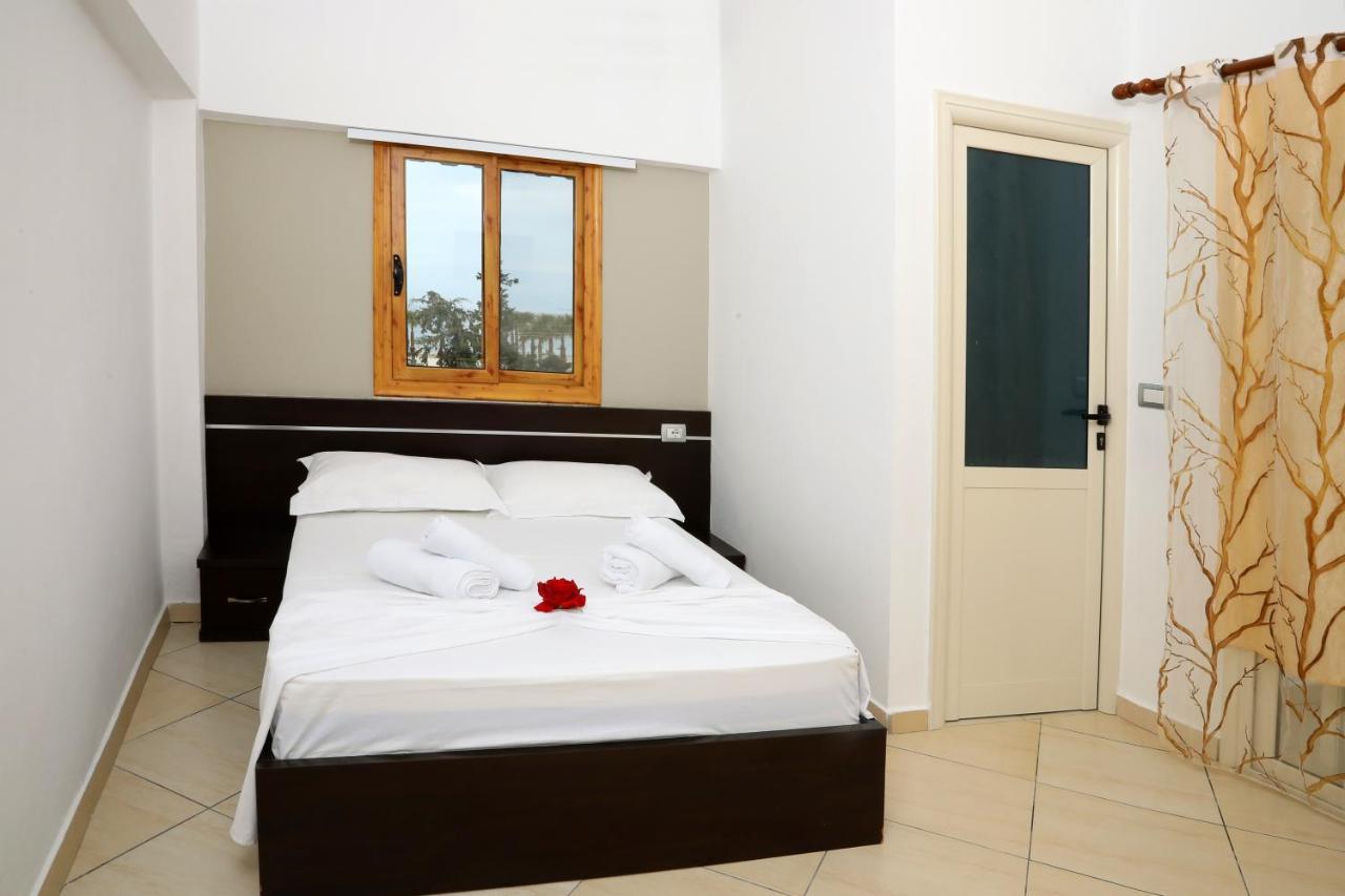 Dolce Italia Residence Radhimë Екстериор снимка