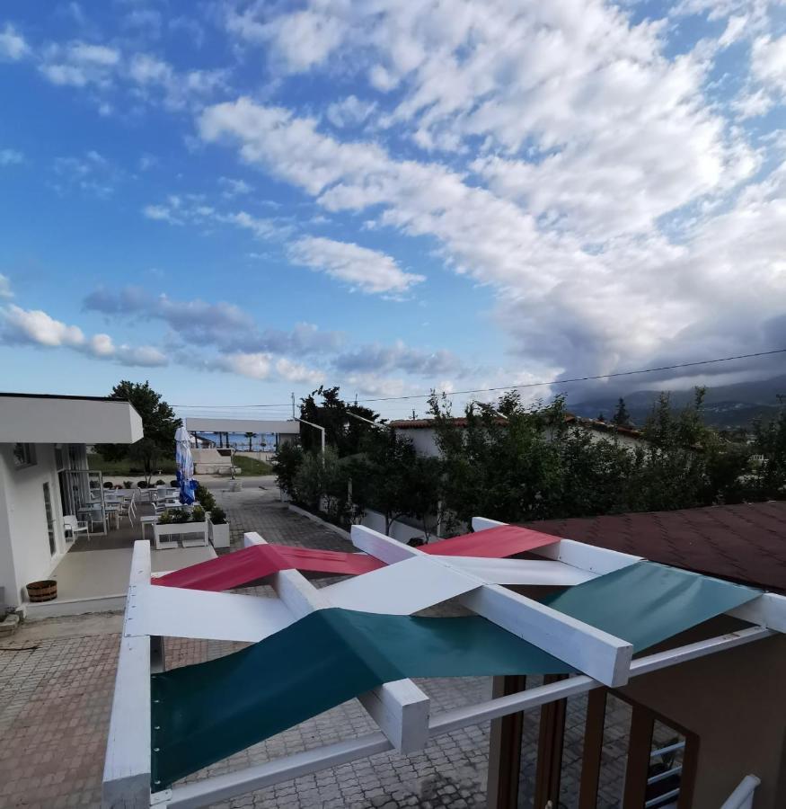 Dolce Italia Residence Radhimë Екстериор снимка