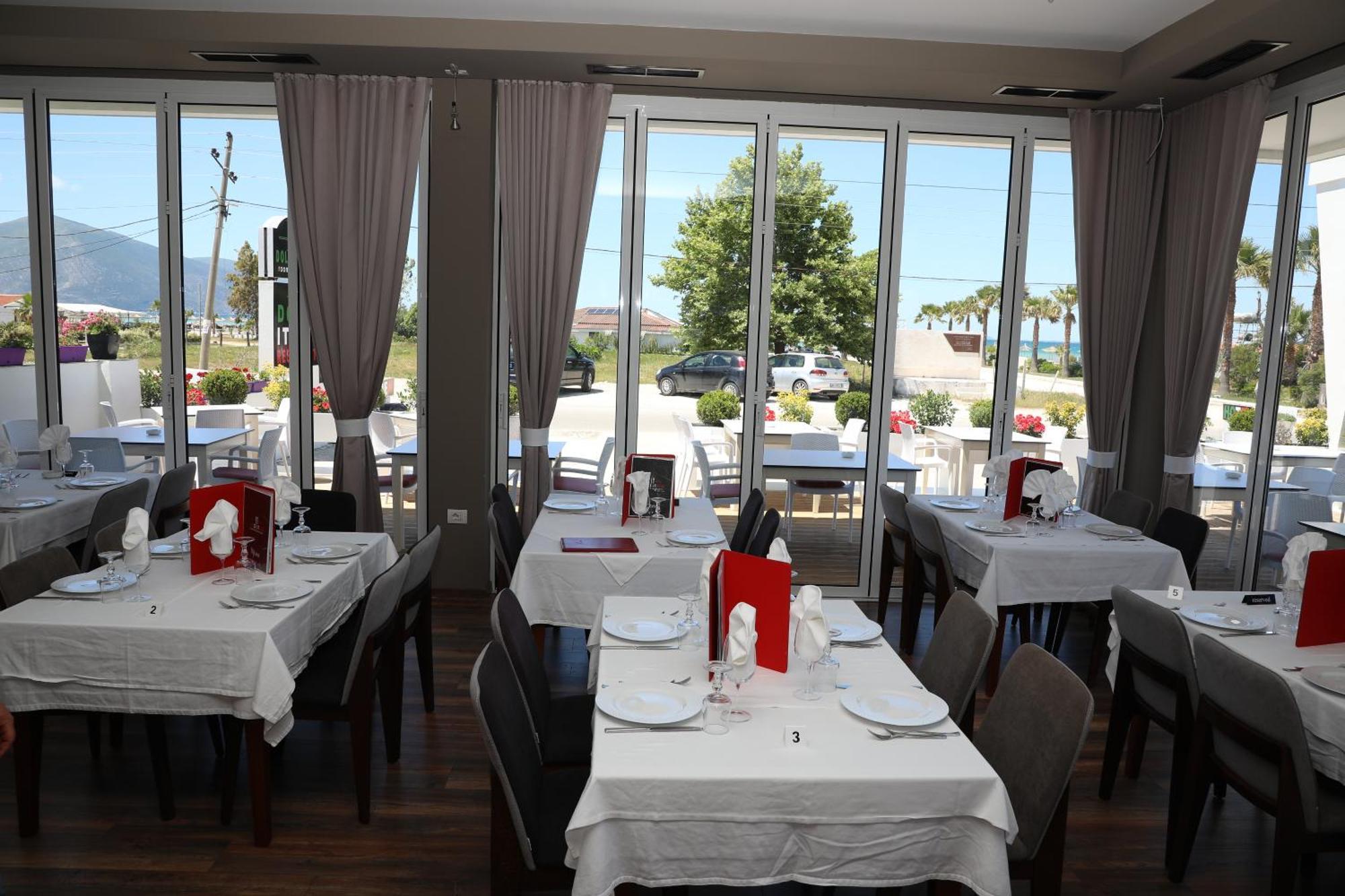 Dolce Italia Residence Radhimë Екстериор снимка