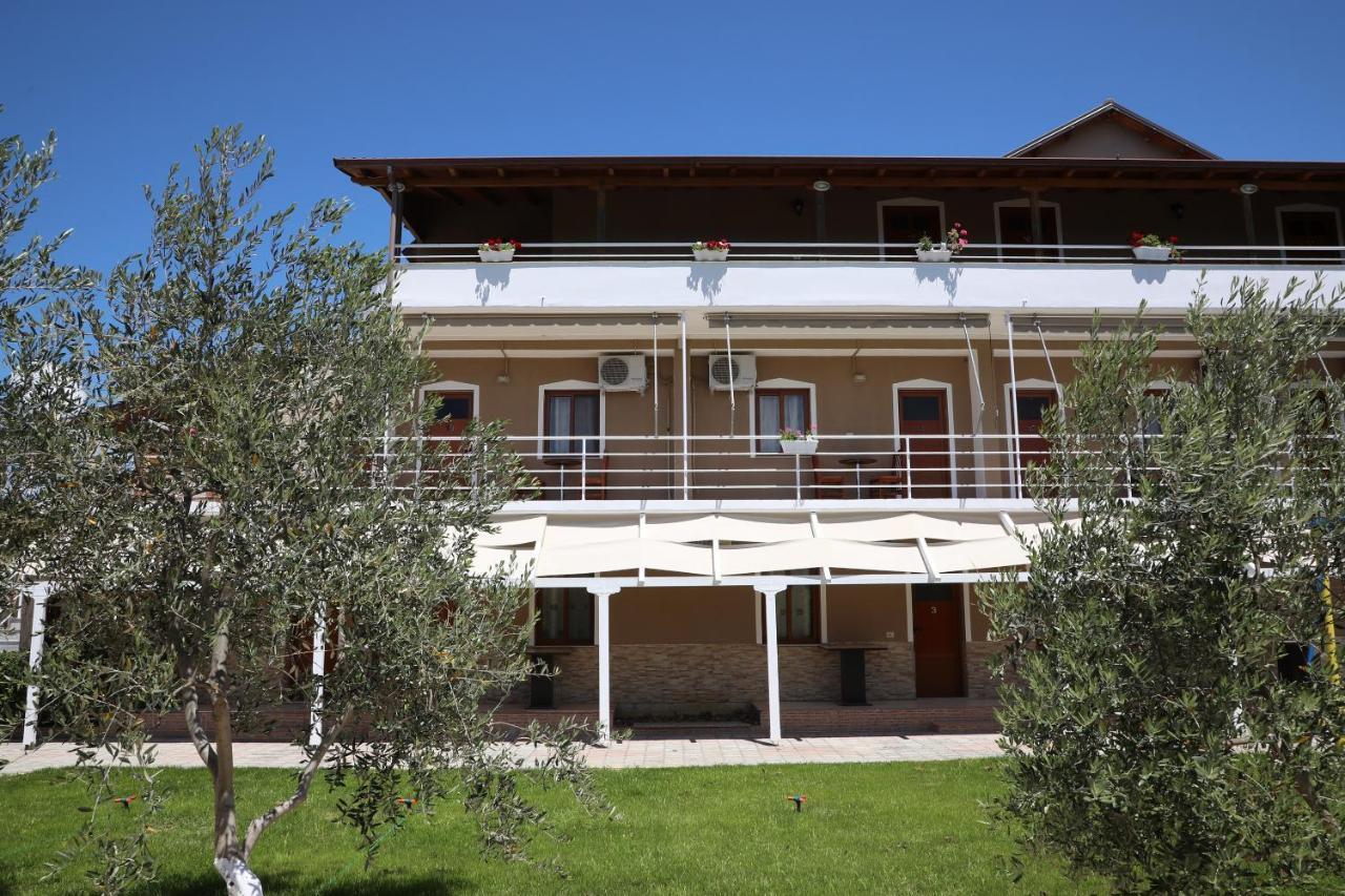 Dolce Italia Residence Radhimë Екстериор снимка