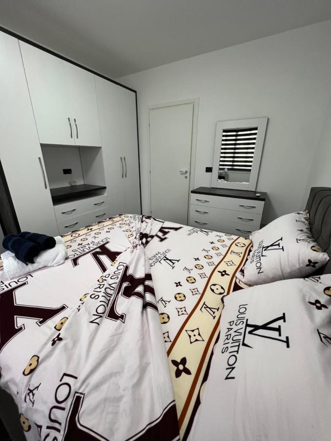 Dolce Italia Residence Radhimë Екстериор снимка