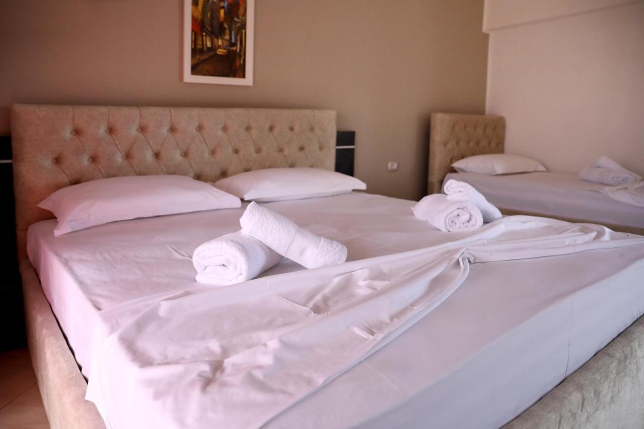 Dolce Italia Residence Radhimë Екстериор снимка